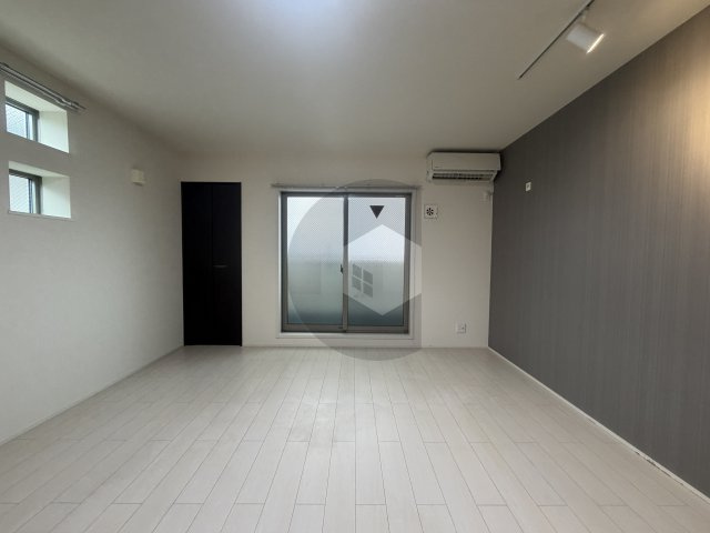 フジパレス吉田本町1番館の居間・リビング