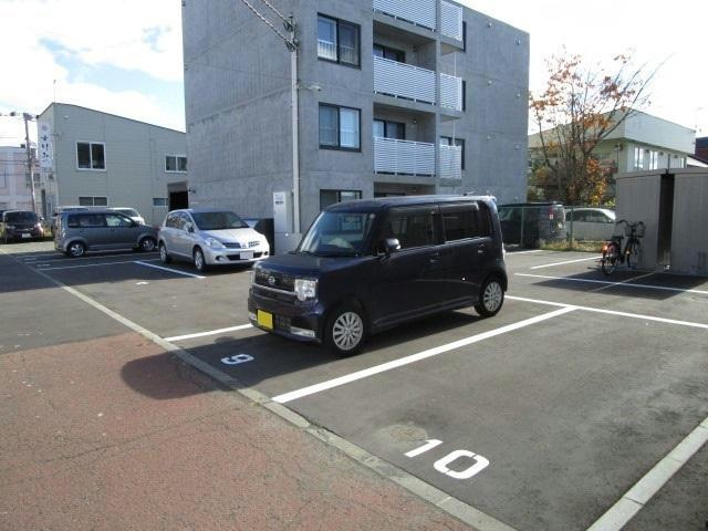 サンマリーナの駐車場