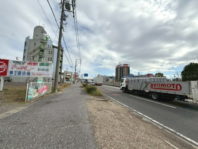 リバーサイドJ1の周辺