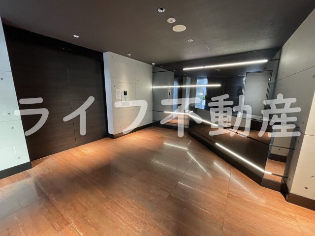 サムティ大阪GRAND EAST　仲介手数料無料のエントランス|清潔なエントランスです