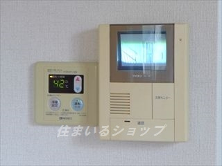 ウッド　ヴィラージュ　B棟のセキュリティ|ＴＶドアホン・給湯リモコン