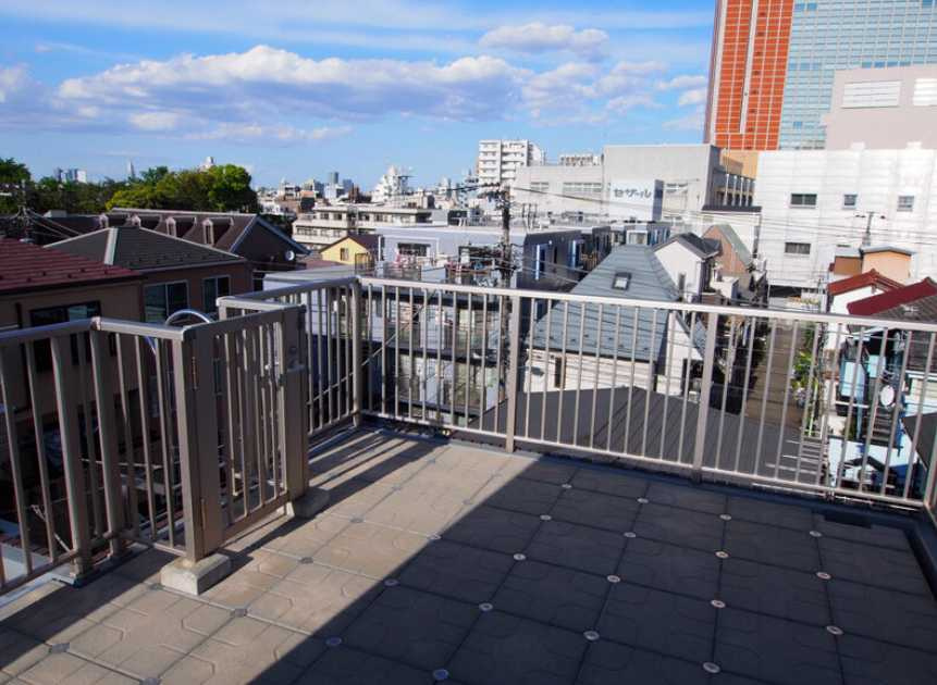 パル・レイスリー　駅近　バストイレ別　ルーフバルコニーの展望