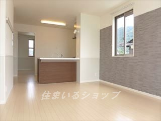 アンルミエール　Ａ棟の居間・リビング|人気のコミュニケーションキッチン