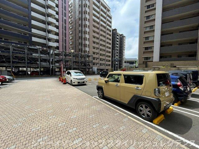 ギャラン竪町の駐車場