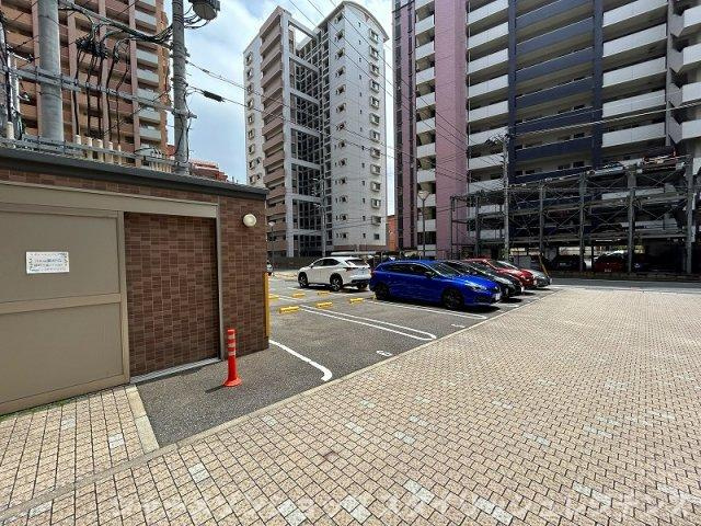 ギャラン竪町の駐車場