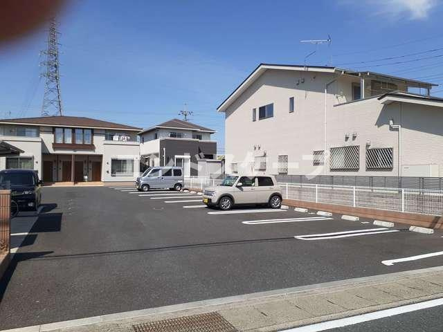 メゾンけやきＡの駐車場|高崎、前橋のお部屋探しはエンドスケープまで！お客様の理想お聞かせ下さい♪