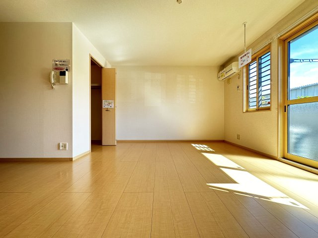 ヴィヴレ北金田の洋室