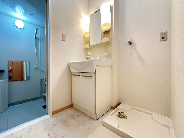 ヴィヴレ北金田の独立洗面台