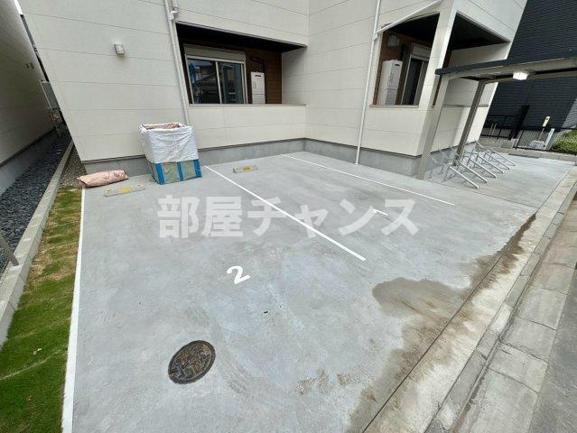 ジーメゾン名古屋中川グレイスの駐車場