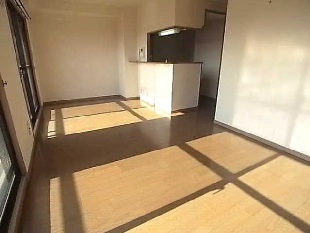 プラスワン芦屋の居間・リビング