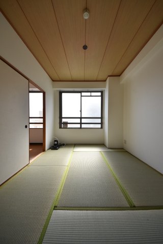 神戸市中央区下山手通６丁目の賃貸マンションの居間・リビング