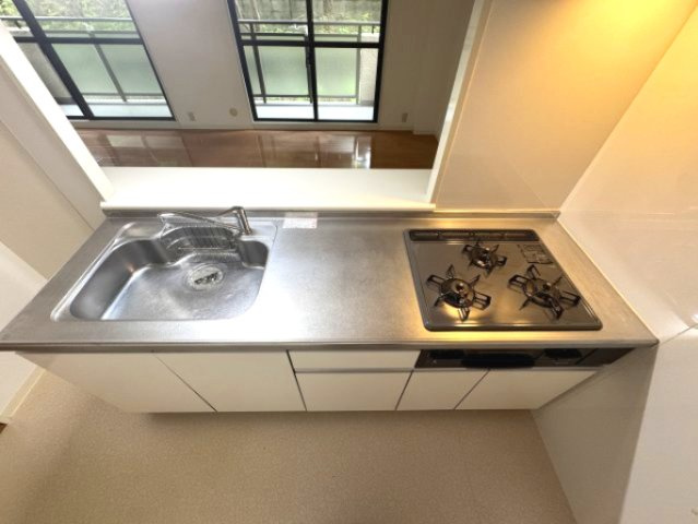 西宮市北名次町の賃貸マンションのキッチン