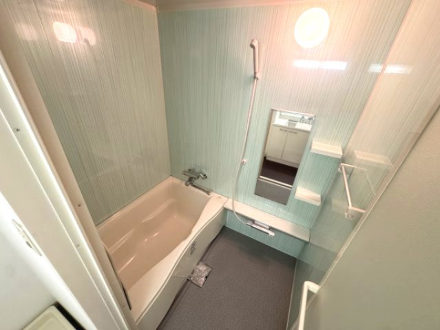 西宮市北名次町の賃貸マンションの浴室