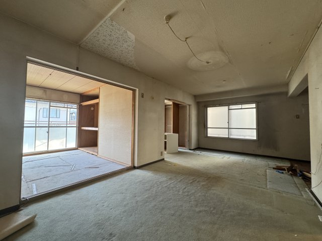 西宮市松原町の賃貸マンションの居間・リビング
