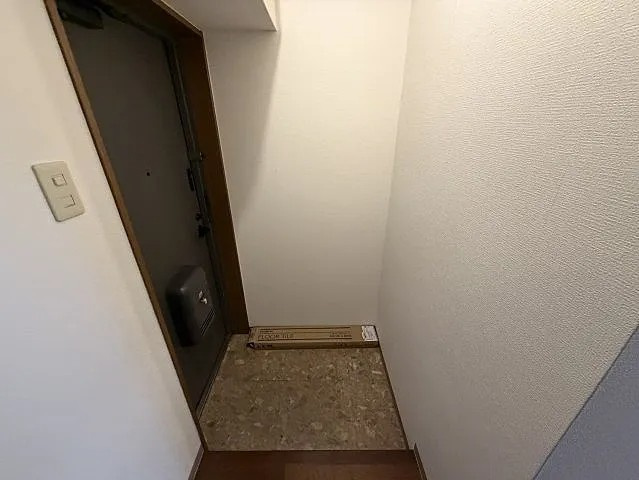 神戸市灘区王子町１丁目の賃貸マンションの玄関
