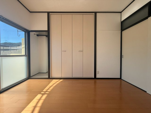 神戸市灘区灘南通２丁目の賃貸マンションの居間・リビング