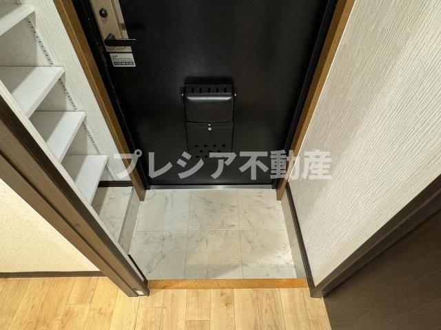 新和パレス西宮ガーデンズ前の玄関