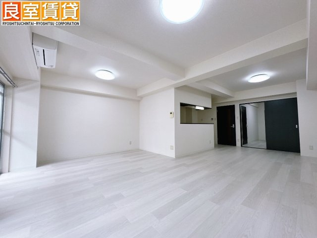 【その他】 | アヴォワール丸の内