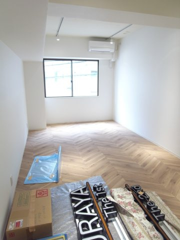 宝塚市武庫川町の店舗事務所