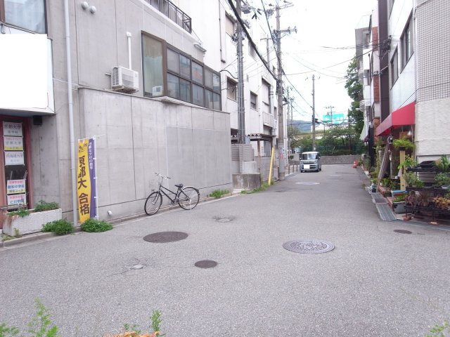 宝塚市武庫川町の店舗事務所