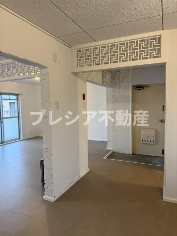 青山台住宅60号棟の居間・リビング