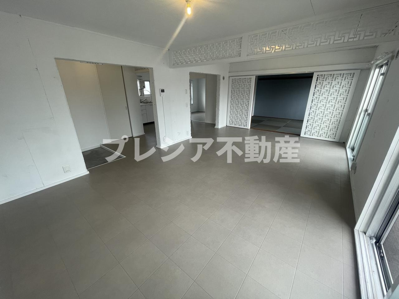 青山台住宅60号棟の居間・リビング
