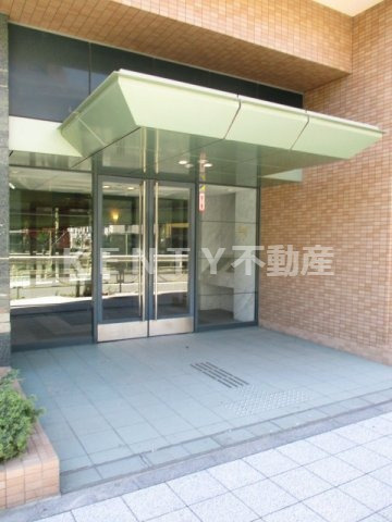 【エントランス】 | ジョイスコート | 落ち着いたエントランスです