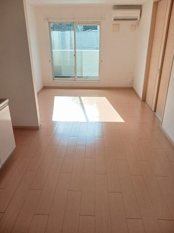 エテルノ・アロッジオ弐番館の居間・リビング