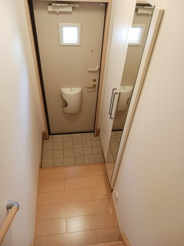 エテルノ・アロッジオ弐番館の玄関