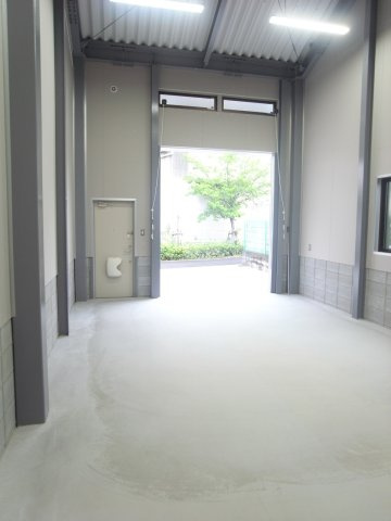 尼崎市神崎町の倉庫