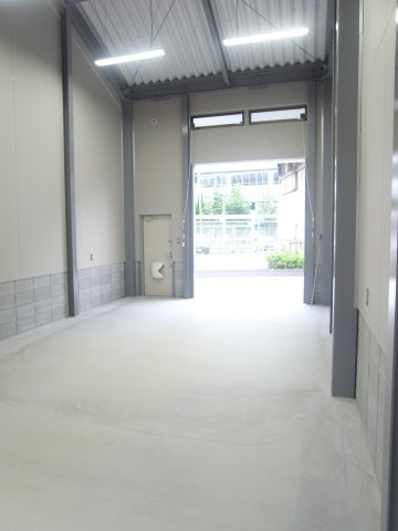 尼崎市神崎町の倉庫
