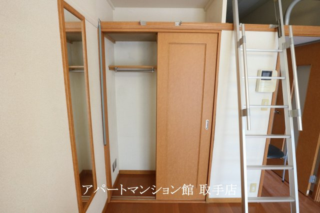 レオパレスシェソワⅡの収納