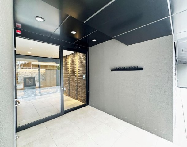 渋谷区東３丁目の賃貸マンションのエントランス