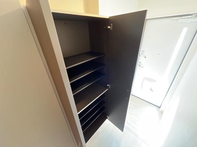 (仮)スターテラスⅡ針ヶ谷町新築アパートの収納|下足箱（イメージ）