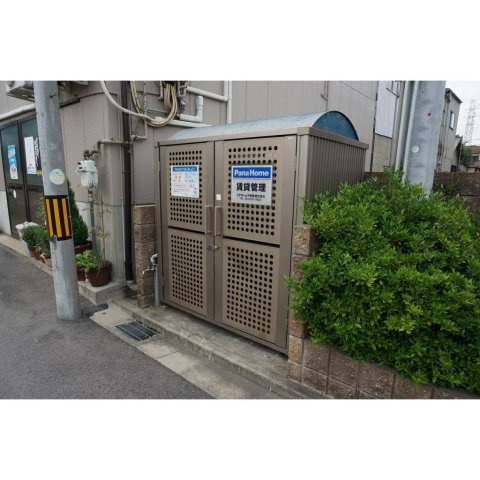 メゾン・ドゥ・ファミーユのその他
