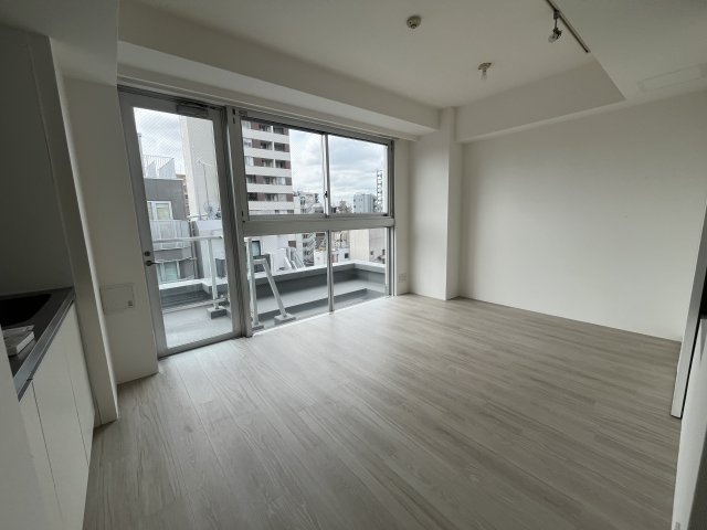 港区麻布十番２丁目の賃貸マンションの居間・リビング