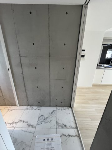 港区麻布十番２丁目の賃貸マンションの玄関