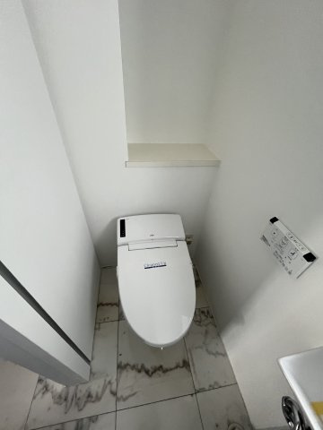港区麻布十番２丁目の賃貸マンションのトイレ