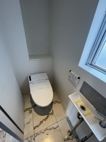 港区麻布十番２丁目の賃貸マンションのトイレ