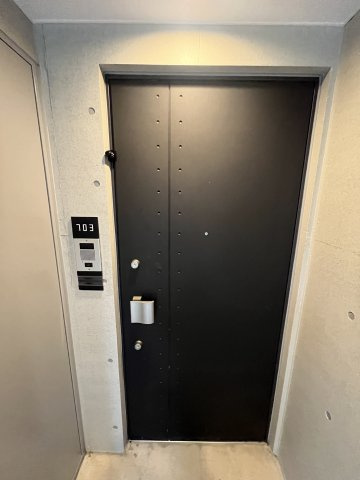 港区麻布十番２丁目の賃貸マンションの玄関