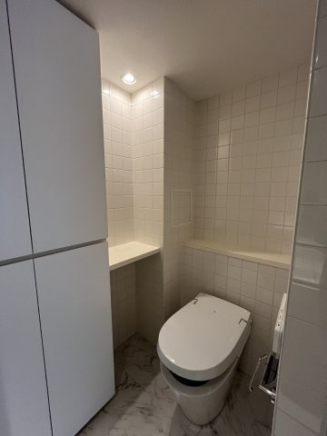 港区麻布十番２丁目の賃貸マンションのトイレ