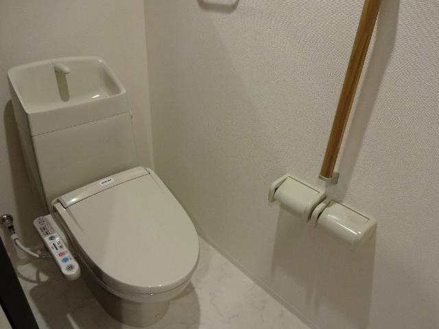 ユニヴァリィ　ソーエのトイレ|シャワー付トイレ