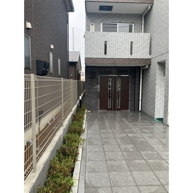 アーバーハイツ六町3丁目2号館のエントランス