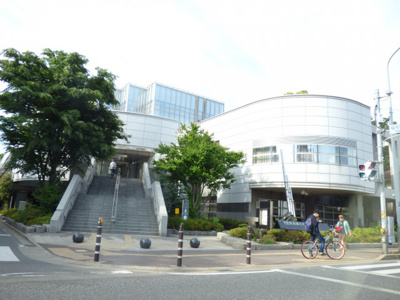 千葉市稲毛図書館まで450ｍ
