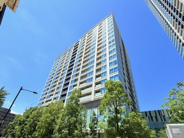 白金ザ・スカイ西棟の外観