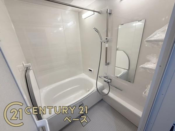 パストラーレ天理の浴室|■ゆったりしたサイズの浴室！足を伸ばしての入浴は疲れも癒してくれます！