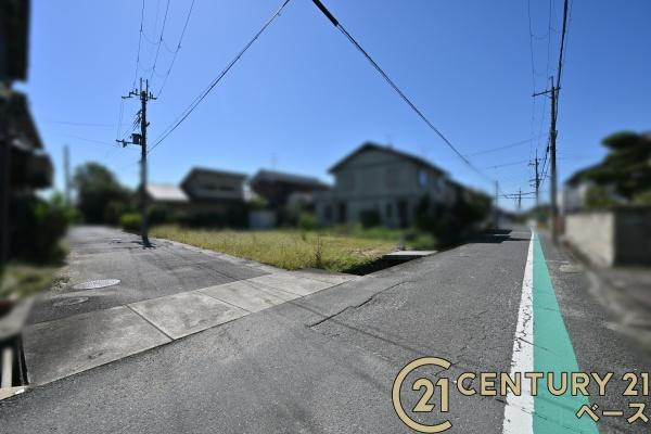 天理市柳本町の売地の前面道路含む現地写真