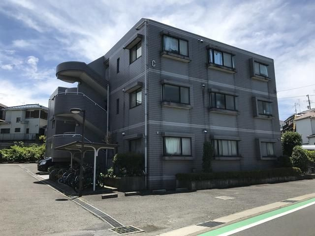ロイヤル二俣川Ｂ棟の外観
