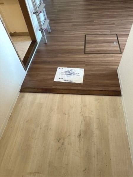 柄本マンションの玄関