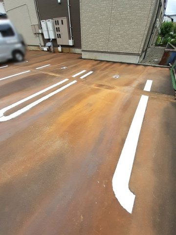 ルミナス　Ｔ＆Ｓの駐車場